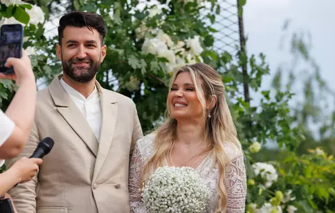 Gina Pistol și Smiley, moment emoționant pe scenă, la Neversea. Au cântat, au dansat și s-au sărutat