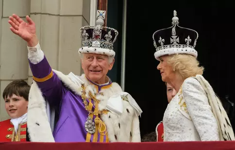 Regele Charles a făcut publică felicitarea oficială de Crăciun. Cum arată suveranul în noul portret regal