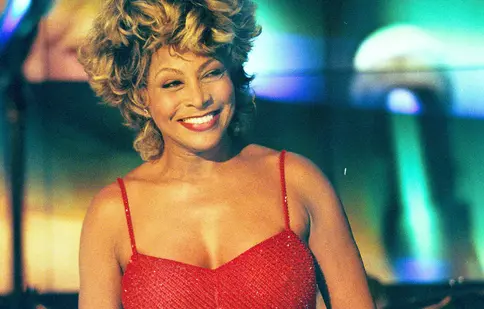 Viața dificilă pe care a avut-o Tina Turner: Abuzul domestic, problemele de sănătate și moartea fiilor ei