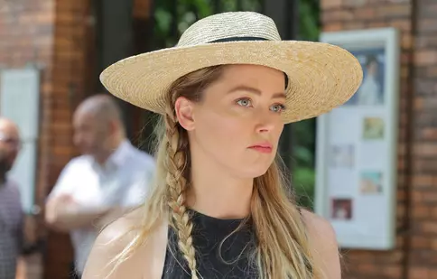 Amber Heard, prima apariție după ce s-a aflat că i-a plătit o despăgubire de un milion de dolari lui Johnny Depp