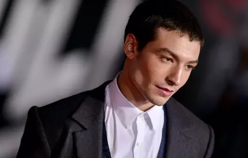 Ezra Miller, prima apariție publică după aproape 2 ani, la premiera The Flash. Actorul s-a confruntat cu probleme juridice grave