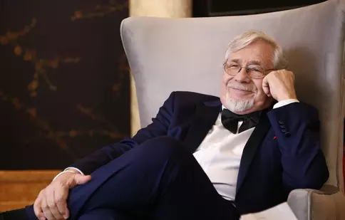 Sergiu Cioiu, invitat special în serialul „Lasă-mă, îmi place! Camera 609”, de la Antena 1. Ce rol va juca
