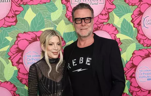 Tori Spelling și Dean McDermott divorțează după 18 ani de căsnicie. Gestul neașteptat făcut de actorul canadian