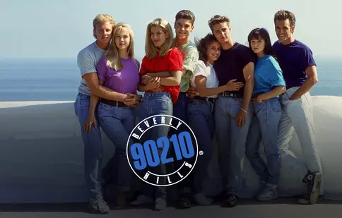 „Beverly Hills, 90210” revine pe micile ecrane. Unde poate fi urmărit serialul-fenomen al anilor '90