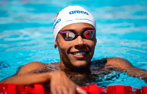 Cine transmite azi finala probei de 200 de metri liber de la Campionatele Mondiale de înot. David Popovici, favoritul probei