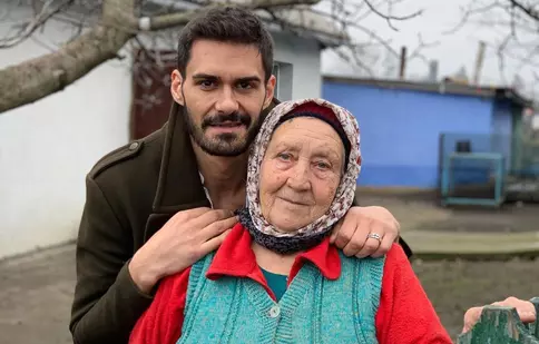 George Burcea, momente emoționante alături de bunica lui și de cele două fetițe: "Plânge..."