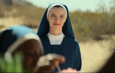 „Doamna Davis”, caleidoscopul nebuniei noastre. Tot ce trebuie să știi despre serialul pe HBO Max