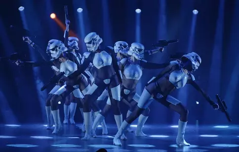 Ce se întâmplă cu spectacolul „Star Wars Strips Back” . Parodia a devenit un succes fără aprobare