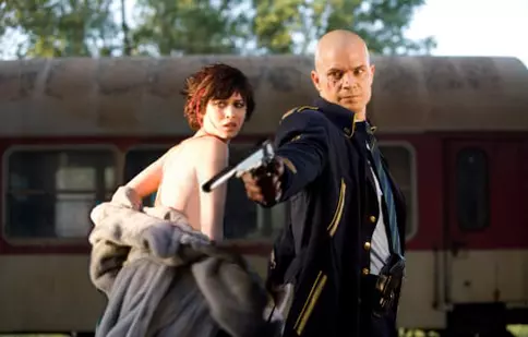 Filme la TV azi, 11 august: „Hitman: Rău necesar”, „Dragoste la South Beach”, „Batman - Începuturi”, „Destinul unui războinic”
