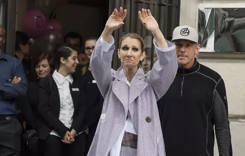 Cum se simte Celine Dion, după ce a fost diagnosticată cu o boală rară. „Nu putem să facem nimic să-i alinăm durerea”