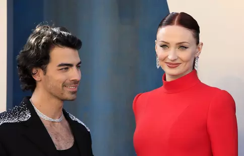 Sophie Turner și Joe Jonas trec printr-un divorț urât. Care sunt, de fapt, motivele despărțirii