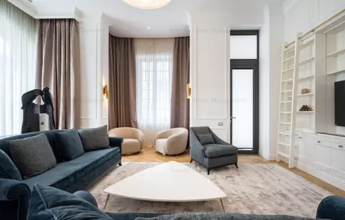 Se vinde unul dintre cele mai spectaculoase apartamente din București