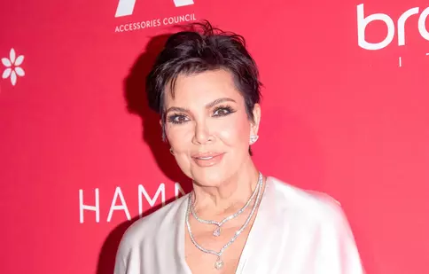 Imaginea care a uimit pe toată lumea. Kris Jenner arată cu totul altfel după o procedură de 100.000 de dolari!