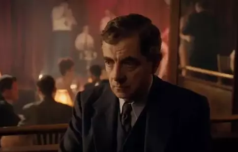 „Maigret” intră în grila BBC First. Când e premiera miniseriei britanice, cu Rowan Atkinson în rol principal