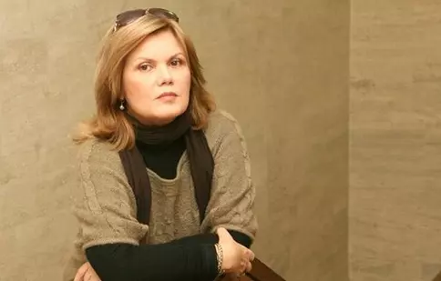 Natașa Raab, înmormântată la Craiova. Ce mesaje i-au scris colegii pe coroanele de flori