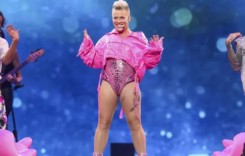 Pink era să moară din cauza unei supradoze. Artista avea atunci doar 16 ani. „O luasem razna”