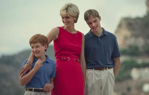 Netflix a publicat primele imagini din The Crown, sezonul 6. Este prezentată relația dintre Prințesa Diana și Dodi Fayed