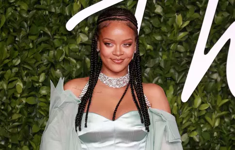 Rihanna, apariție de senzație în lenjerie intimă! Detaliul ascuns din poze care i-a făcut pe toți să strige: „Vine bebe 4?”
