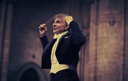 Bradley Cooper a învățat timp de șase ani să dirijeze pentru cele șase minute de concert live din filmul „Maestro”