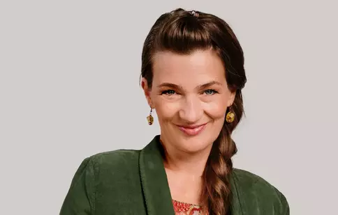 Nora Dincă, despre vreme și vremuri. „Nu am avut niciodată umbrelă”. EXCLUSIV