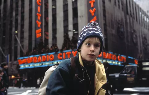 Filme la TV azi, 23 decembrie 2023: „Singur acasă 2 - Pierdut în New York”, „Regina deșertului”, „Mă dau în vânt după cumpărături”, „Doamna Doubtfire, tăticul nostru trăsnit”