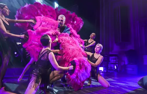 Aurelian Temişan şi Peter Freudenthaler, solistul trupei Fool's Garden, pe scena Operei Naţionale Bucureşti