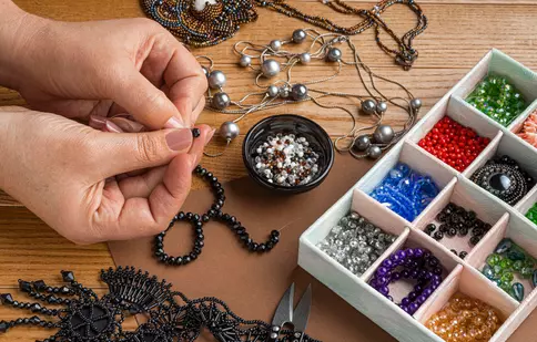 De ce sunt atât de populare bijuteriile handmade?