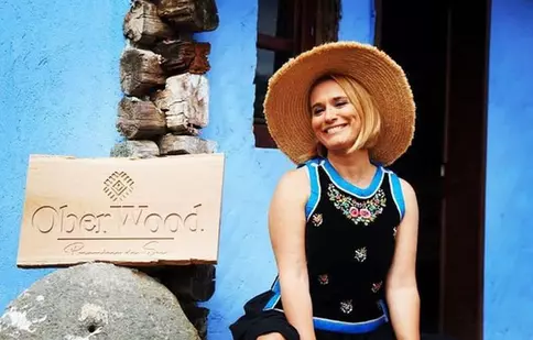 Andreea Esca, proprietara unor căsuțe de vacanță de lux la Porumbacu de Sus: cât costă o noapte în aprilie 2026