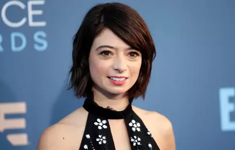 Kate Micucci, actrița din „Big Bang Theory”, diagnosticată cu cancer pulmonar, deși nu a fumat o singură țigară în viața ei. A fost operată de urgență