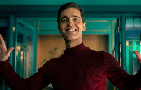 „Berlin”, un serial olé, olé pe Netflix. De ce are povestea romantică a lui Pedro Alonso toate componentele visate de fani