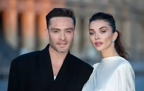 Ed Westwick și Amy Jackson au devenit părinți. Primele imagini cu bebelușul. Ce nume poartă
