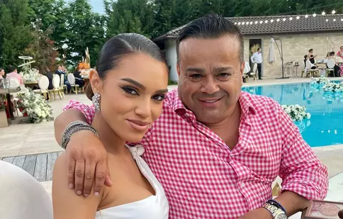Karmen, dezvăluiri despre averea sa și din ce își câștigă existența după divorț! Suma uriașă încasată din primul contract de fiica lui Adrian Minune
