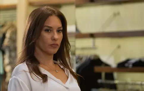 Cine este Evrim Alasya, Kıvılcım din „O dragoste”. A jucat și în „Suleyman magnificul”, „Güneş” și „Destăinuiri”