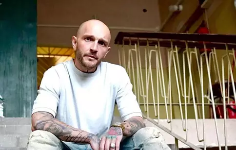 Cătălin Bordea, din nou singur. Cu doar două săpătămâni în urmă își lăuda public iubita