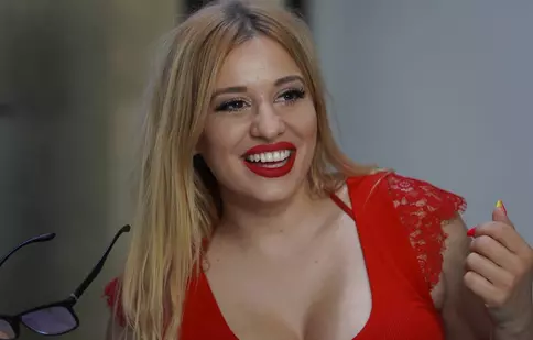 Anisia Gafton și-a făcut prima operație estetică. Cum arată la o lună după intervenție: „În sfârșit, îmi încape nasul în pahar!”