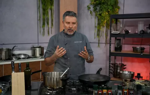 Cine este soția lui Alexandru Sautner, noul jurat de la „Chefi la cuțite”. Flavia împărtășește pasiunea pentru arta culinară
