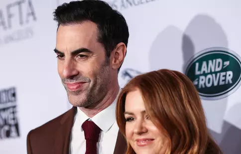 Isla Fisher și Sacha Baron Cohen au divorțat după două decenii de iubire: „Ne punem, în sfârșit, rachetele jos”