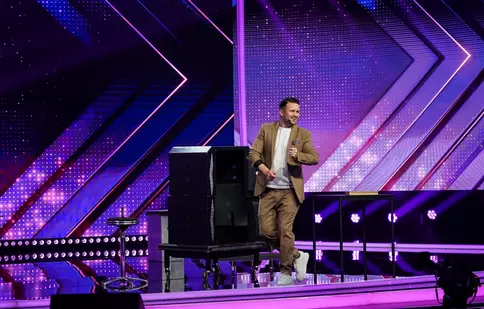 Magicianul Robert Tudor, super show de magie pe scena iUmor. „Nu se poate așa ceva!”