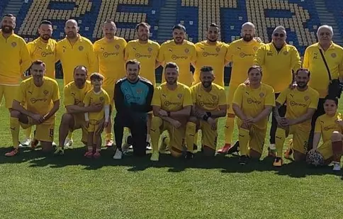 Artiști și fotbaliști celebri, într-un meci al prieteniei între România și Turcia, cu ocazia Zilei Naționale a Copilului sărbătorită în Republica Turcia pe 23 aprilie