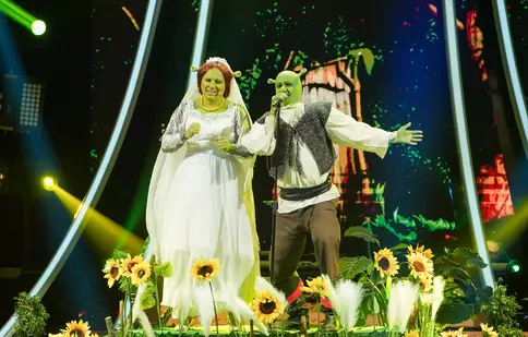 Noaptea Târziu se reunește la „Te cunosc de undeva” 2024. Emi și Cuza, moment inspirat din „Shrek The Musical” 
