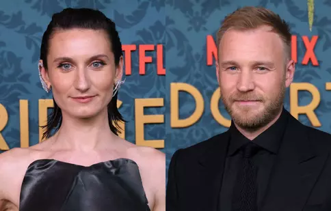Bessie Carter și Sam Phillips din „Bridgerton” au o relație amoroasă. Cum a început, de fapt, povestea de iubire dintre cei doi actori din serialul Netflix
