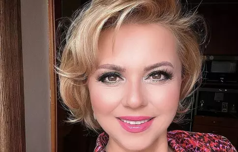 Cornelia Rednic, între noua emisiune TV și scenă. „În viaţă, este bine să fii autentic”. EXCLUSIV