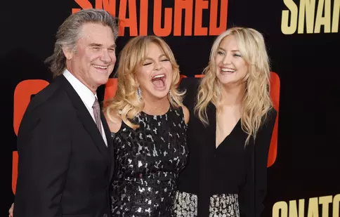 Goldie Hawn, pictorial de Crăciun alături de cei șase nepoți. Au purtat pijamele asortate și s-au distrat pe cinste