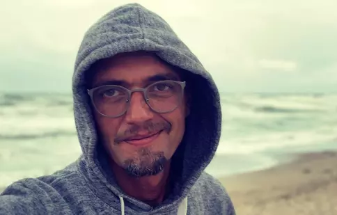 Cum arată casa lui Oreste Teodorescu. S-a mutat la țară și spune că e mai tânăr cu 10 ani: „Am construit-o cu socrul și ginerele meu”