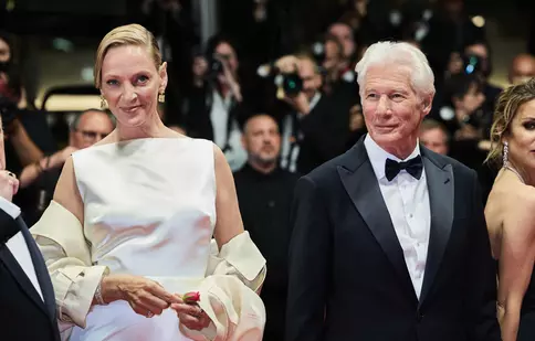 Richard Gere și Uma Thurman au făcut spectacol pe covorul roșu de la Cannes. Cei doi actori au prezentat filmul „Oh, Canada”