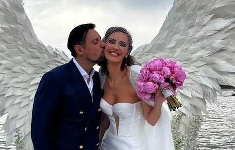 Daniel Pavel s-a căsătorit cu Ana Maria Pop. Mireasa a furat toate privirile cu o rochie mini