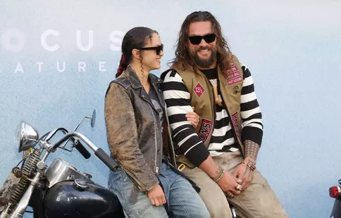 Jason Momoa, apariție rară alături de fiica sa, Lola. Cei doi au participat la premiera filmului „The Bikeriders”