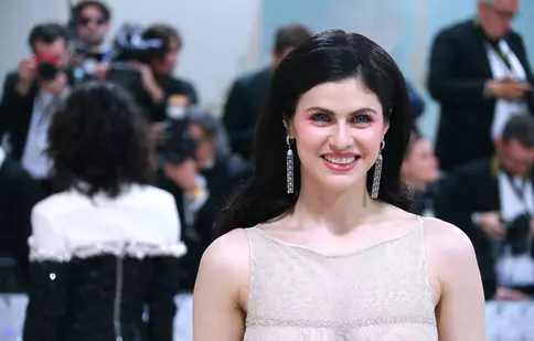 Alexandra Daddario este însărcinată în șase luni. Primele imagini cu burtica de gravidă