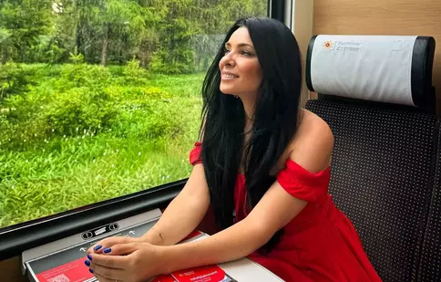 Corina Caragea, călătorie cu trenul prin Alpii Elvețieni. „M-a purtat prin peisaje spectaculoase și toate anotimpurile” 