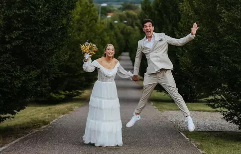 Ilona Brezoianu și Andrei Ril au sărbătorit un an de la nuntă. Ce mesaj i-a transmis actrița: „Abia aștept să mai trăim 1000!”